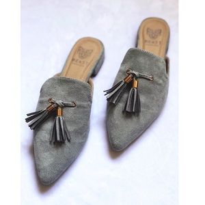 Grey tassle pointed mule sz 9
